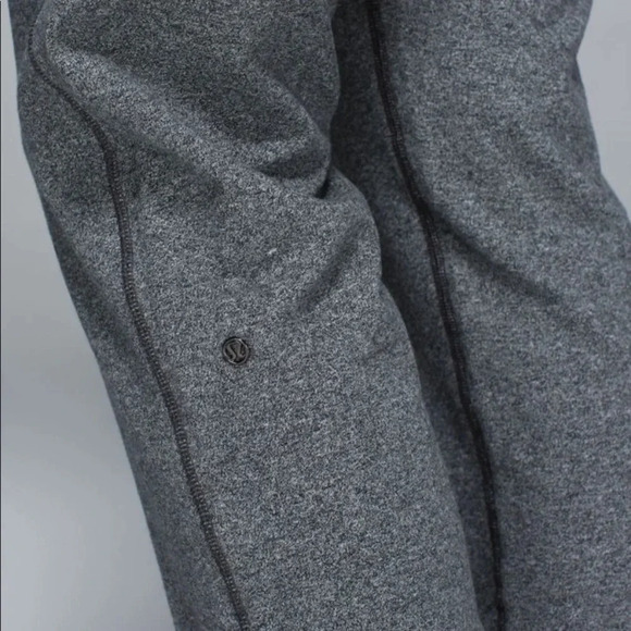 Lululemon Sattva Pant lI
Heathered grey.  Size 4 - Picture 2 of 16